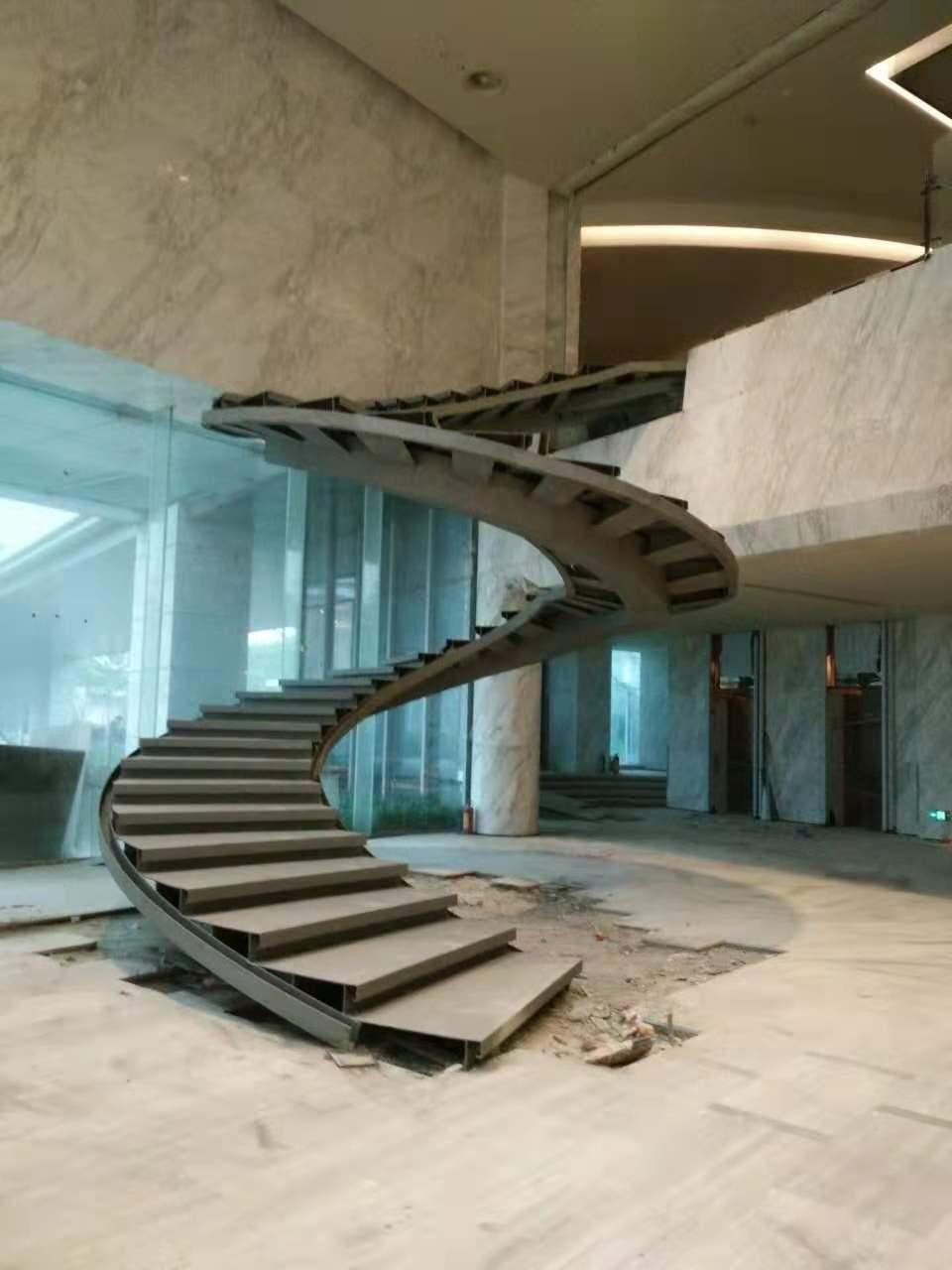 Sheraton Guangzhou Nansha Hotel · Curved stringers and tread frames during installation
