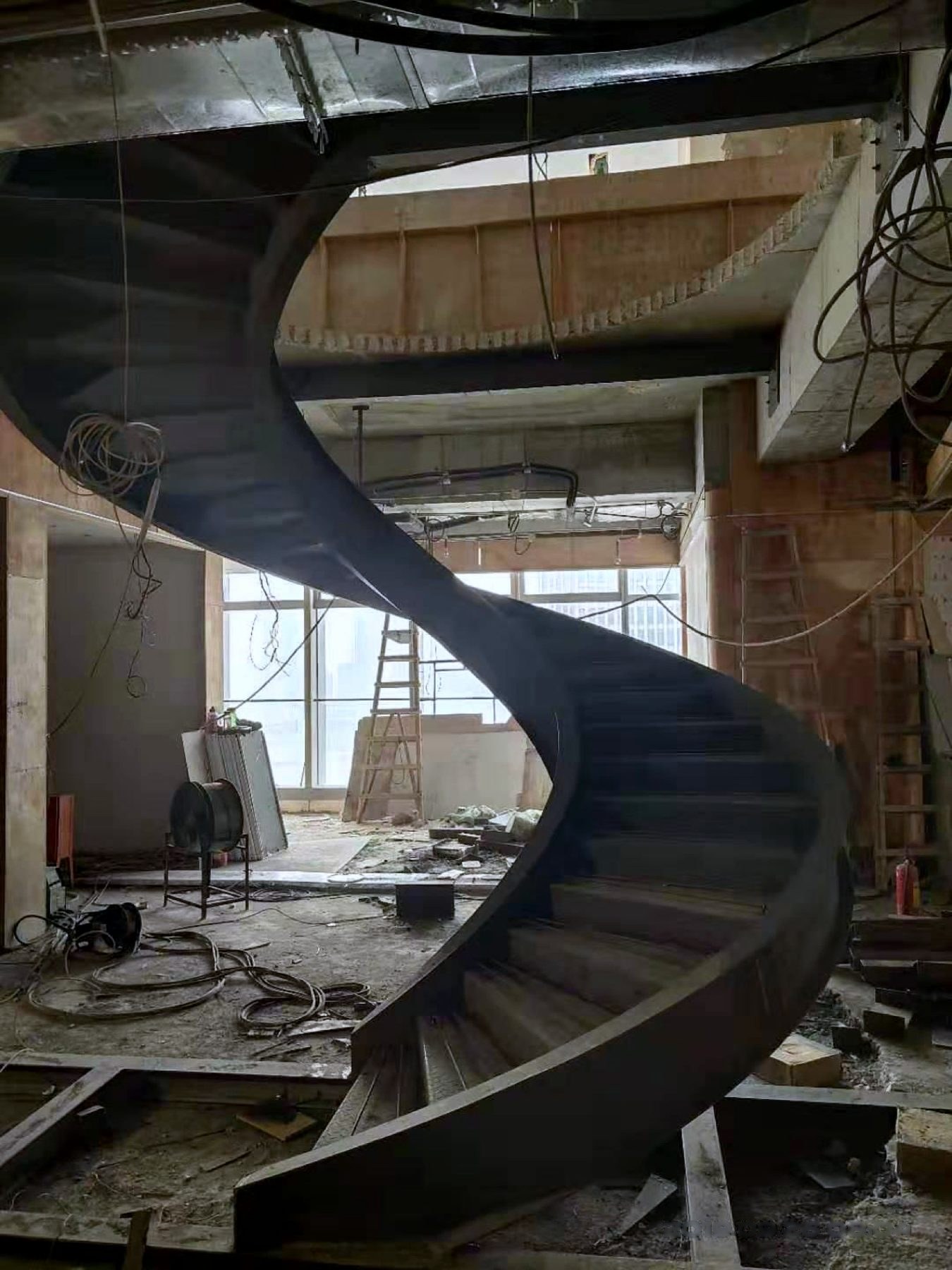 Enclosed helical staircase, office — 37 Interactive, Guangzhou